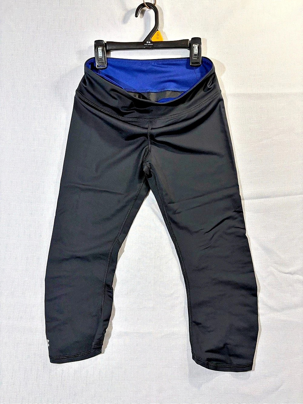 Under Armour HeatGear Ruched Calf Capri Leggings Black & Blue
